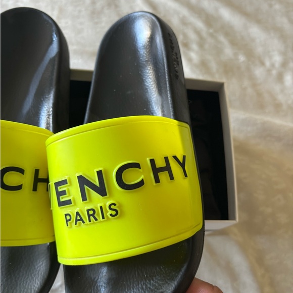 Givenchy Pool Slides - Picture 3 of 11